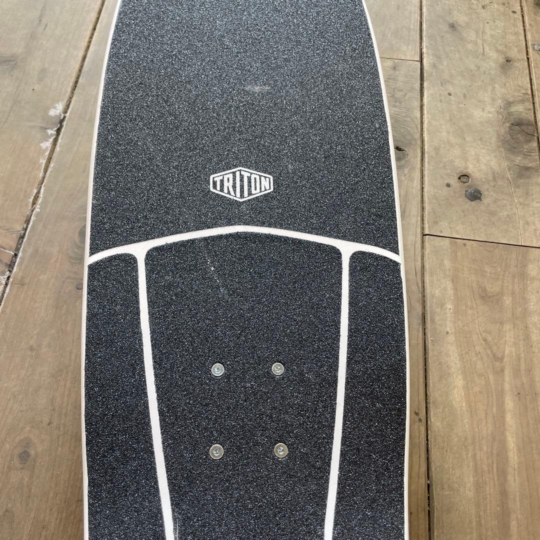 カーバー　TRITON ストライプデザイン スケートボード