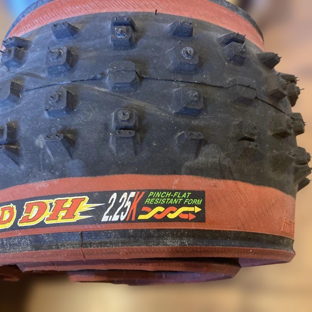 IRC MADMAD DH2.25 26 x 2.25 タイヤ 2本セット