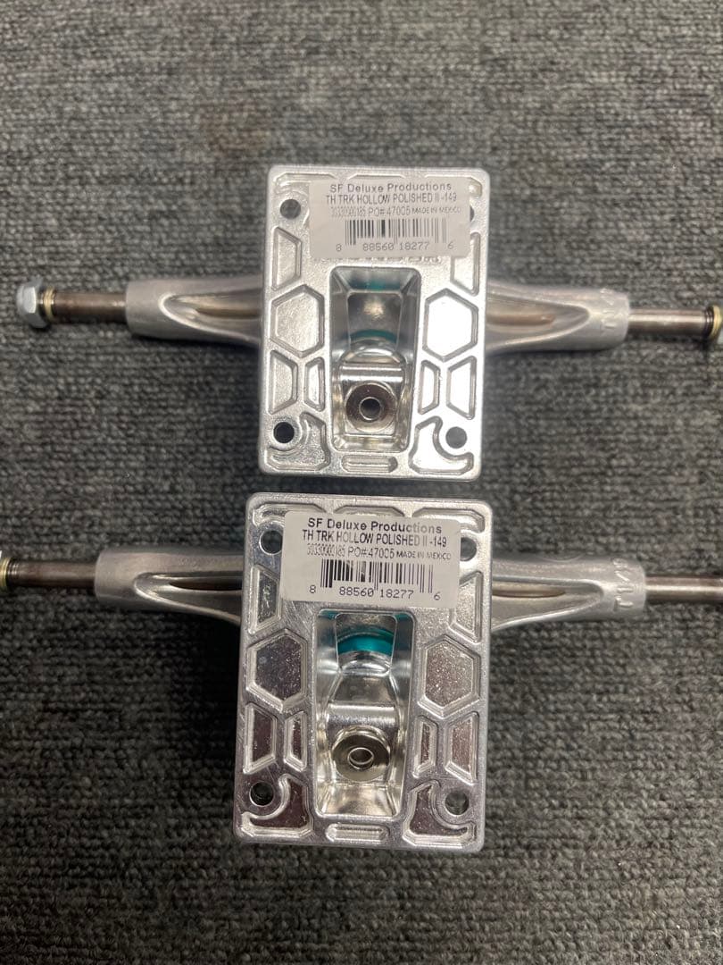 THUNDER TRUCKS HOLLOW LIGHTS II 149 新品！