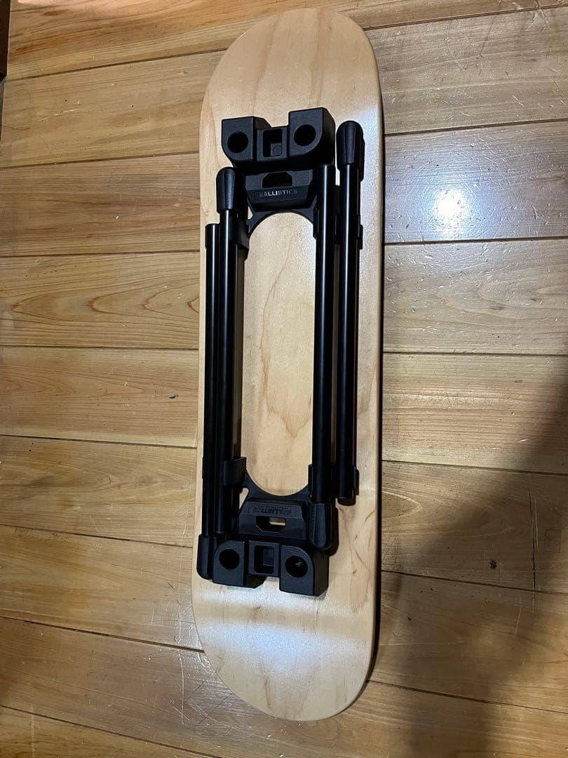 neru design works スケートボードデッキ脚付き