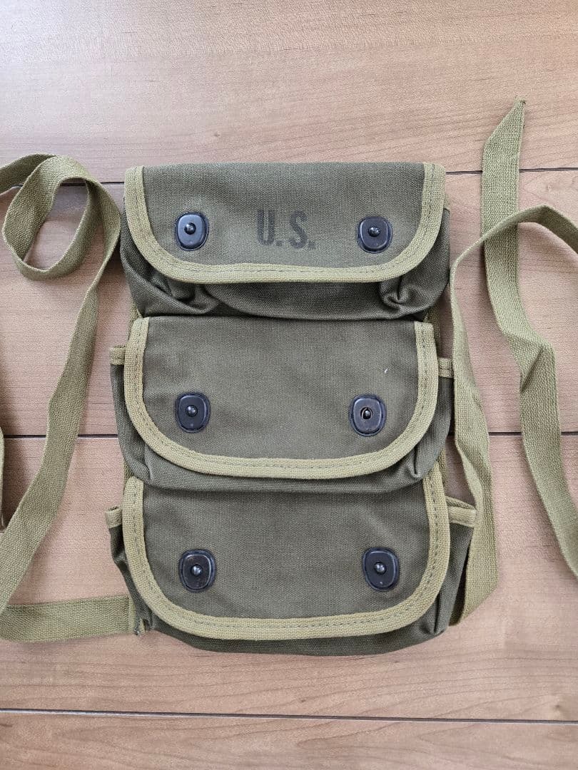 第二次大戦中　実物　U.S. 1944年製 3ポケットポーチ