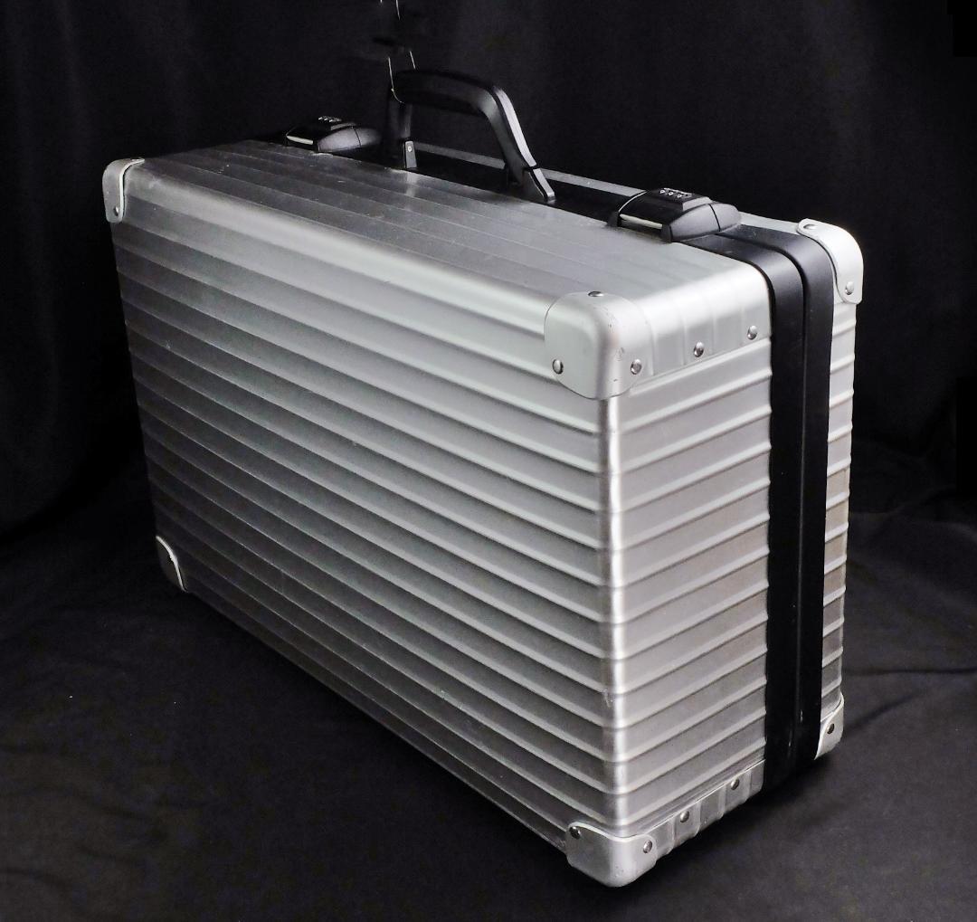 リモワ 956.55『サヴァンナ後期』ボーディングケース IATA 防水トレイ