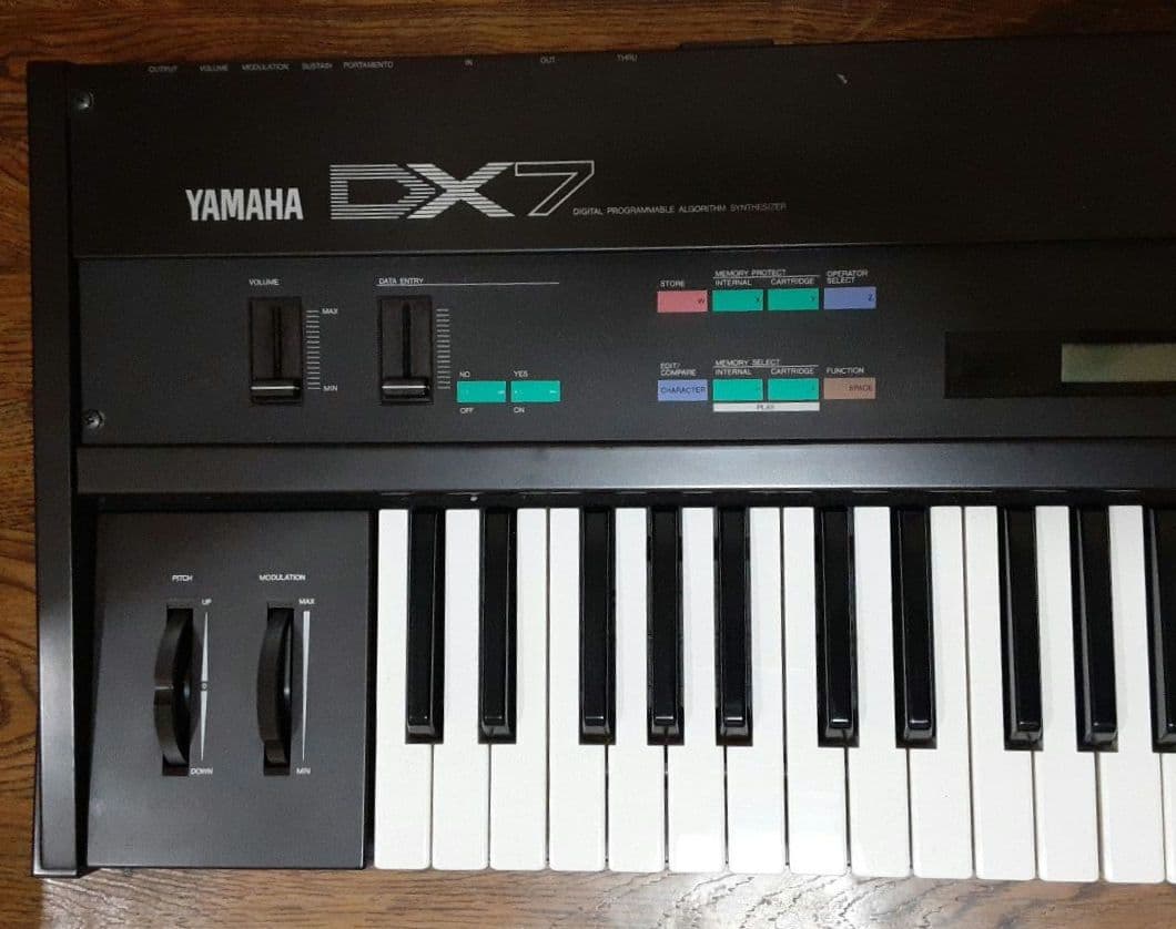 YAMAHA DX7 デジタルシンセサイザー 61鍵 カートリッジ✕2他付属品