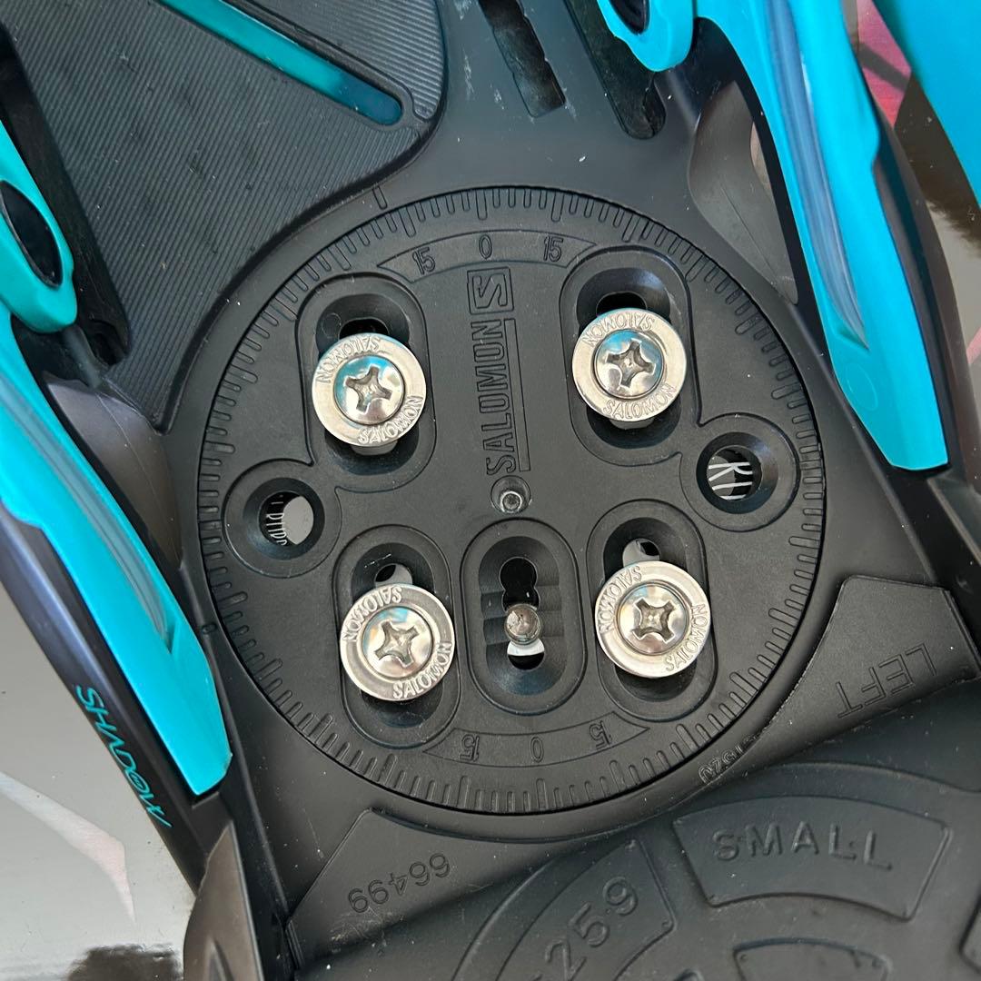 【Salomon】ビンディング付　板 wonder 139cm ホログラムS