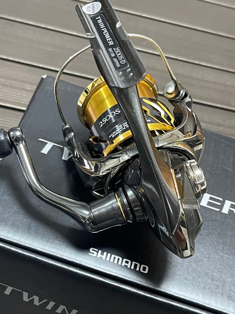 SHIMANO シマノ　20 ツインパワー　2500s