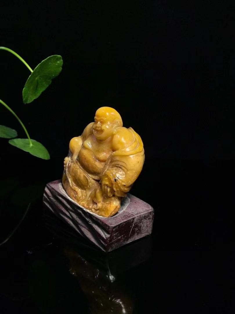 中国古美術・弥勒仏の印鑑・寿山石の金田黄石印章・置物・純手彫り・風水開運・文房具