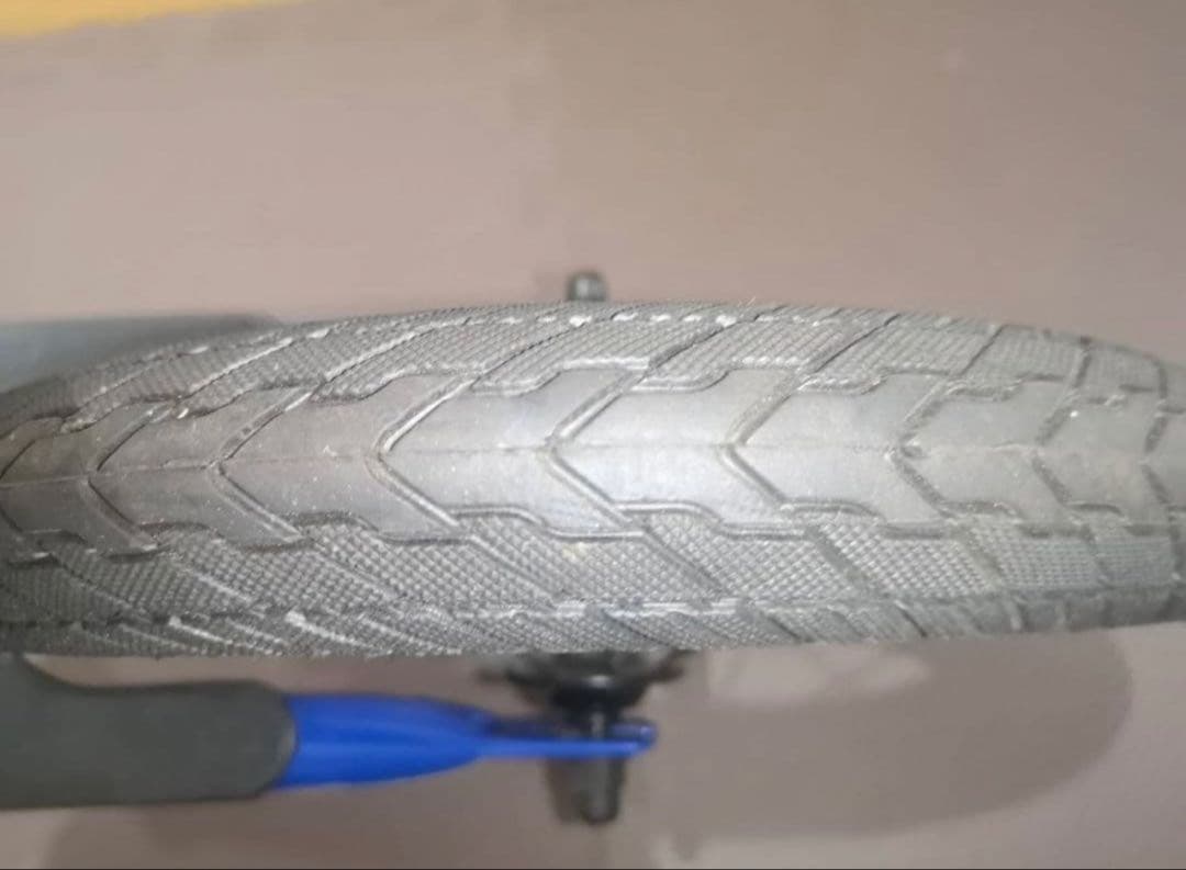 【セット】ストライダー　ハイグリップタイヤ&スノーアタッチメント付