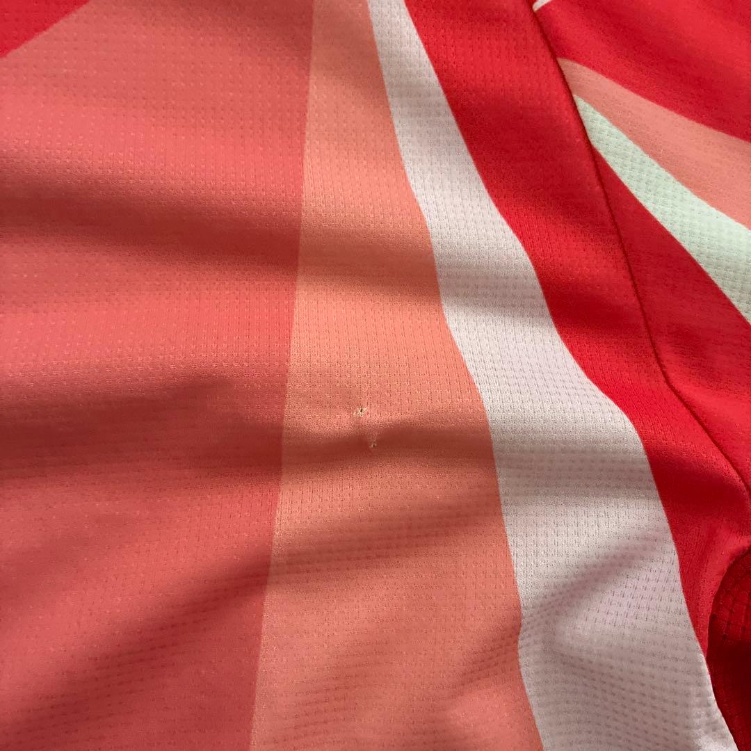 バドミントンウェア レッド/白 幾何学模様