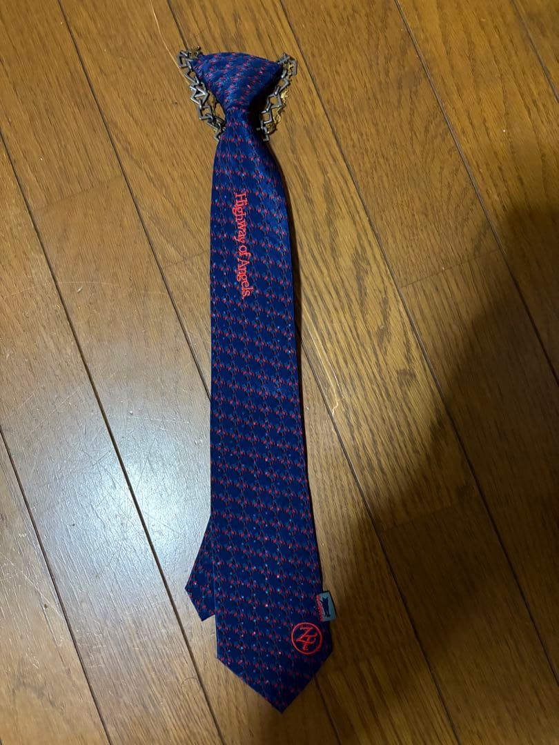 ずとまよカードur3枚、ネクタイ