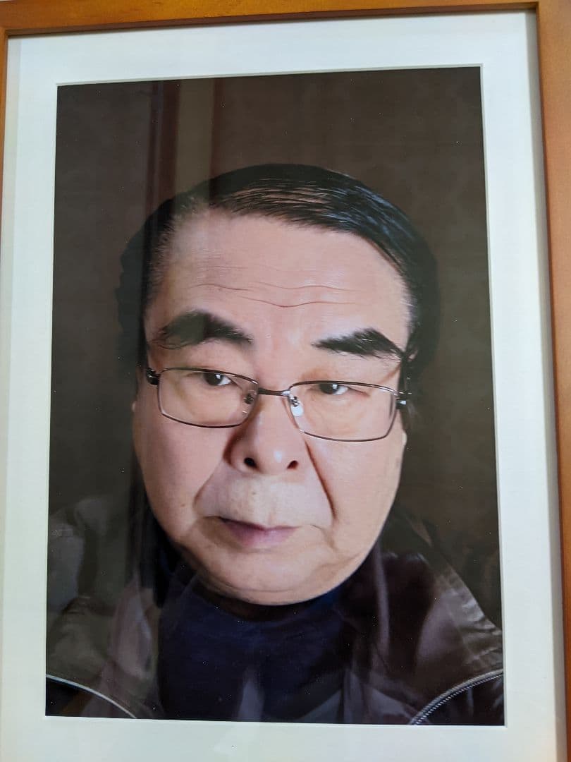 あなたの心つかみます、平和観音さま　　　彫刻家　岩村一博　A4サイズ100/1