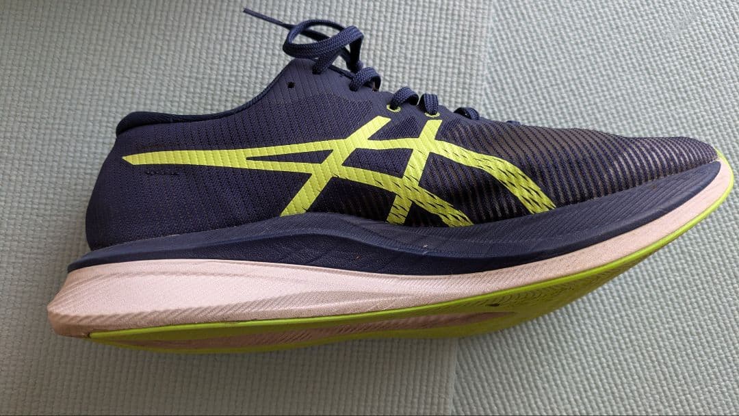 アシックス asics マジックスピード3 28.0cm ワイドです。