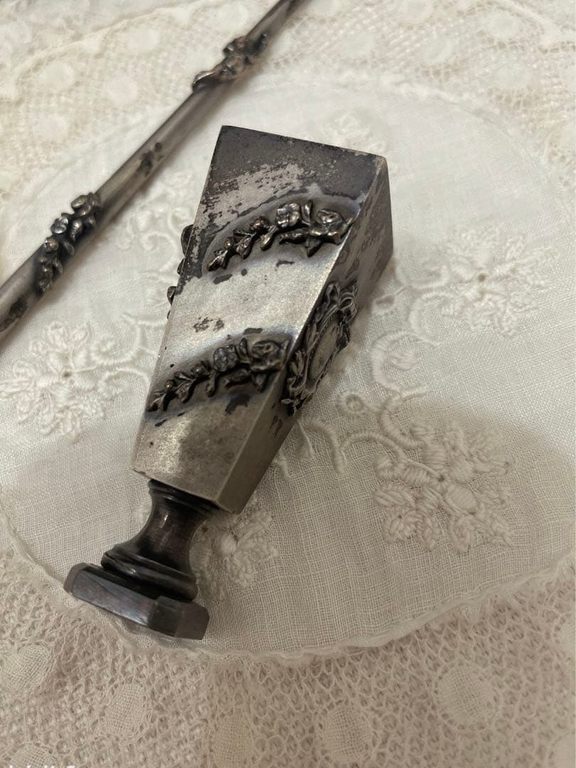 フランス製アンティーク　天使と花々の筆記用具セット