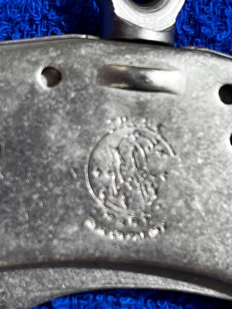 ☆ 最終値引 ☆ 米国 S＆W社 手錠 ( おそらくM 100 型 ？？ )