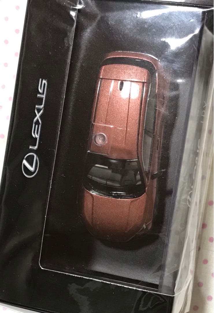 レクサス　LBX 左ハンドル　京商　②