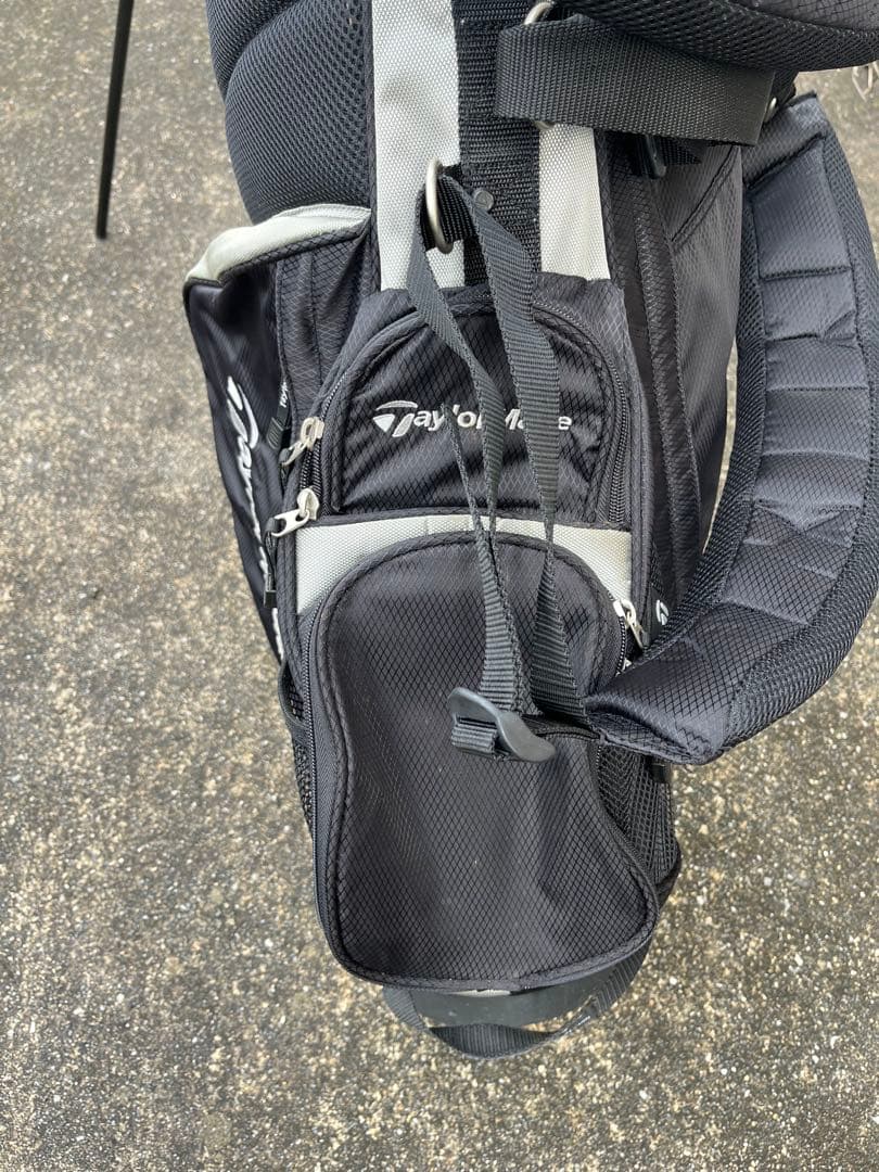 テーラーメイド　キャディバッグ　スタンド型　フードカバーあり