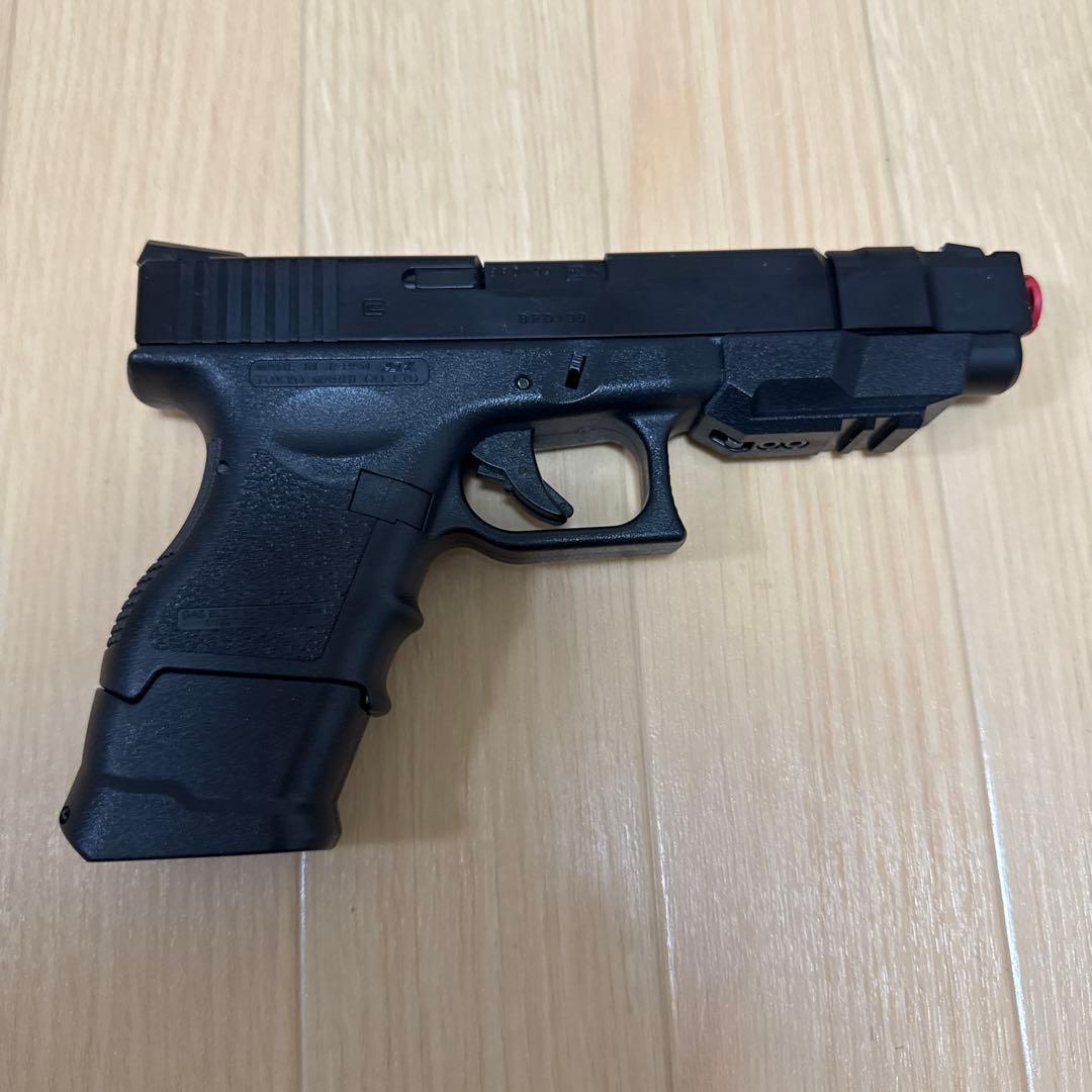 東京マルイ　グロック18c グロック26アドバンス　変えマガジン付き