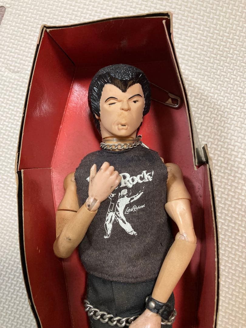 TheUltimatePUNKROCKER by S.I.D.シリアルナンバー入