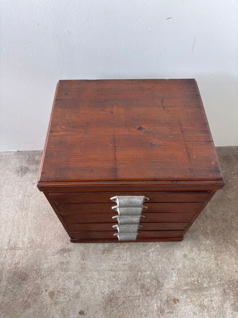 時計風防がたくさん入った小引き出し　5杯　時計部品　針　腕時計　デッドストック