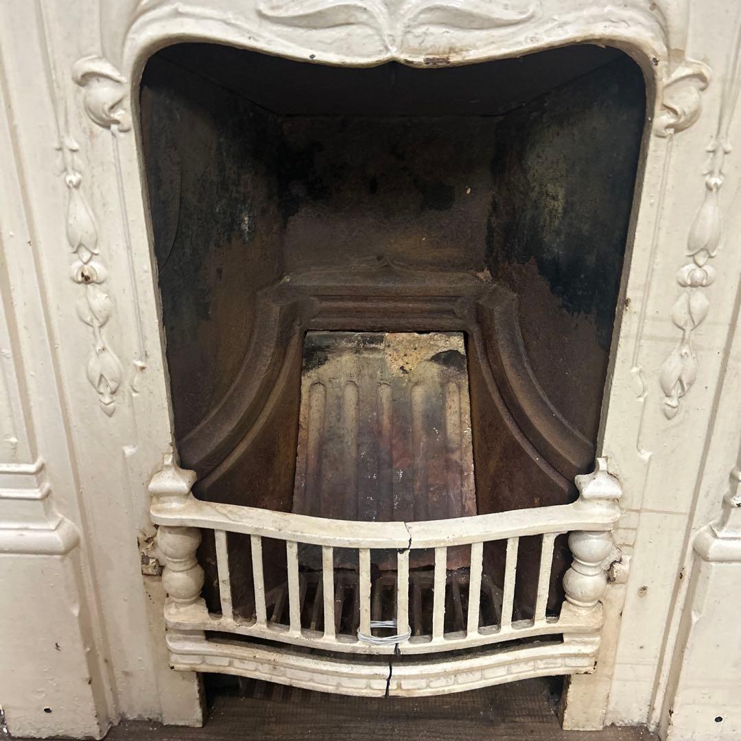 アンティーク　暖炉　白マントルピース　鉄製