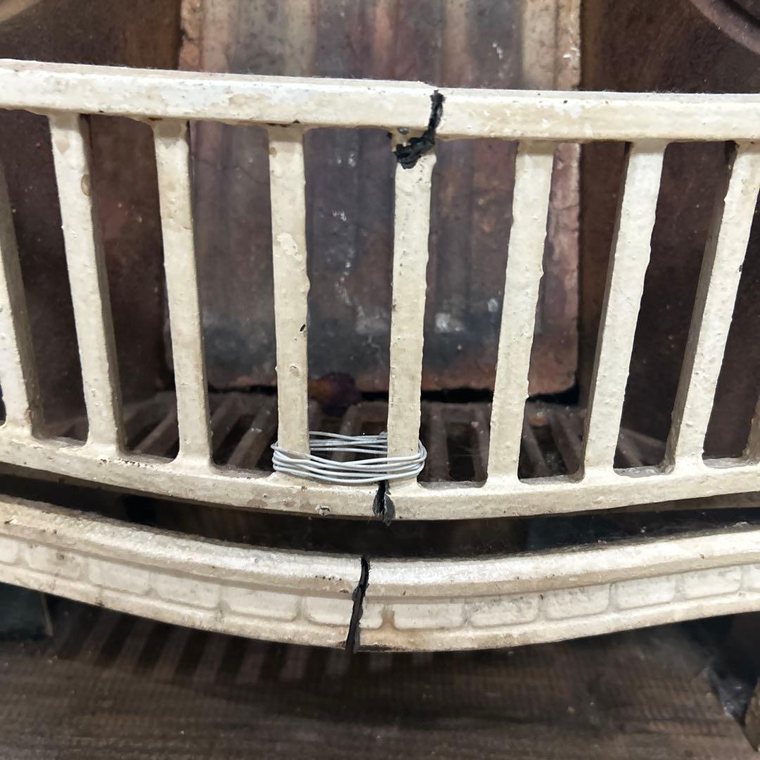 アンティーク　暖炉　白マントルピース　鉄製