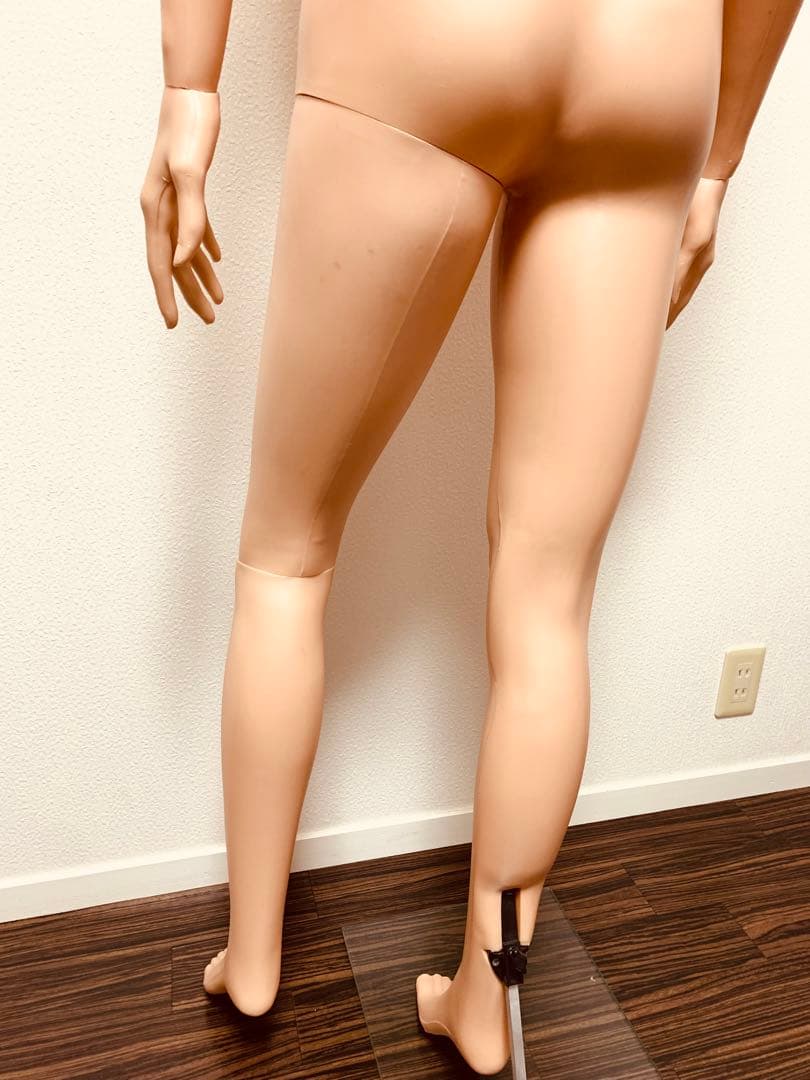 女性 マネキン 等身大 ’ ガラス台座付き '　ベージュ 160cm