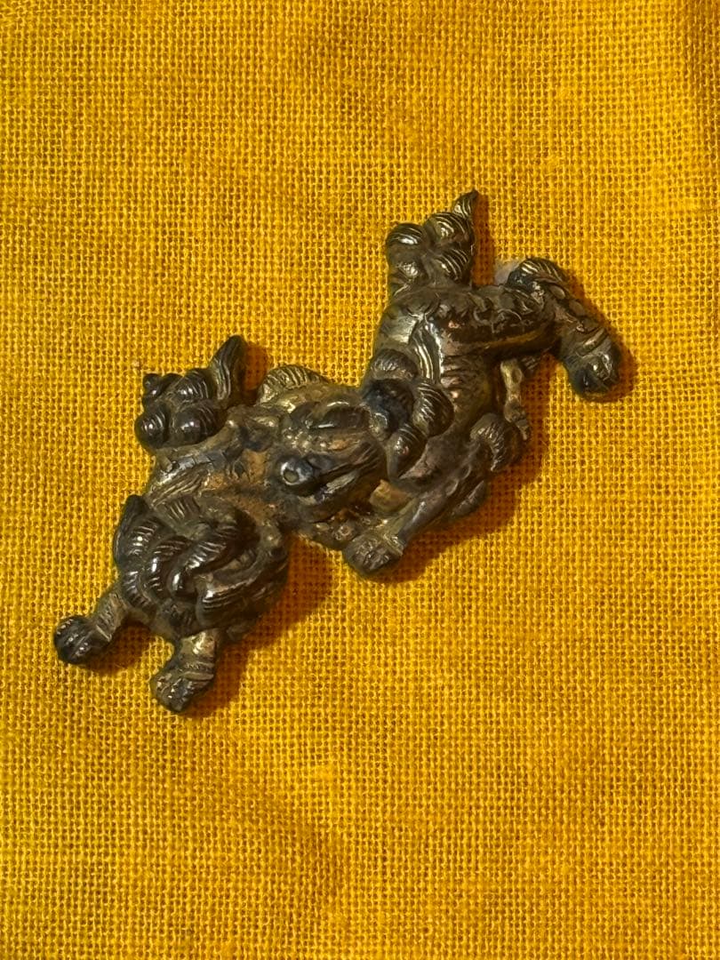 揃目貫　獅子遊図　鉄地