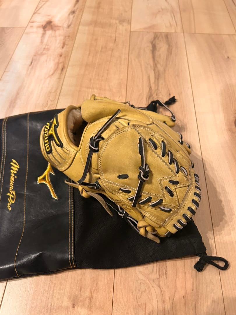 MizunoPro 軟式グローブ 黄色 収納袋付き　ミズノプロ　投手用
