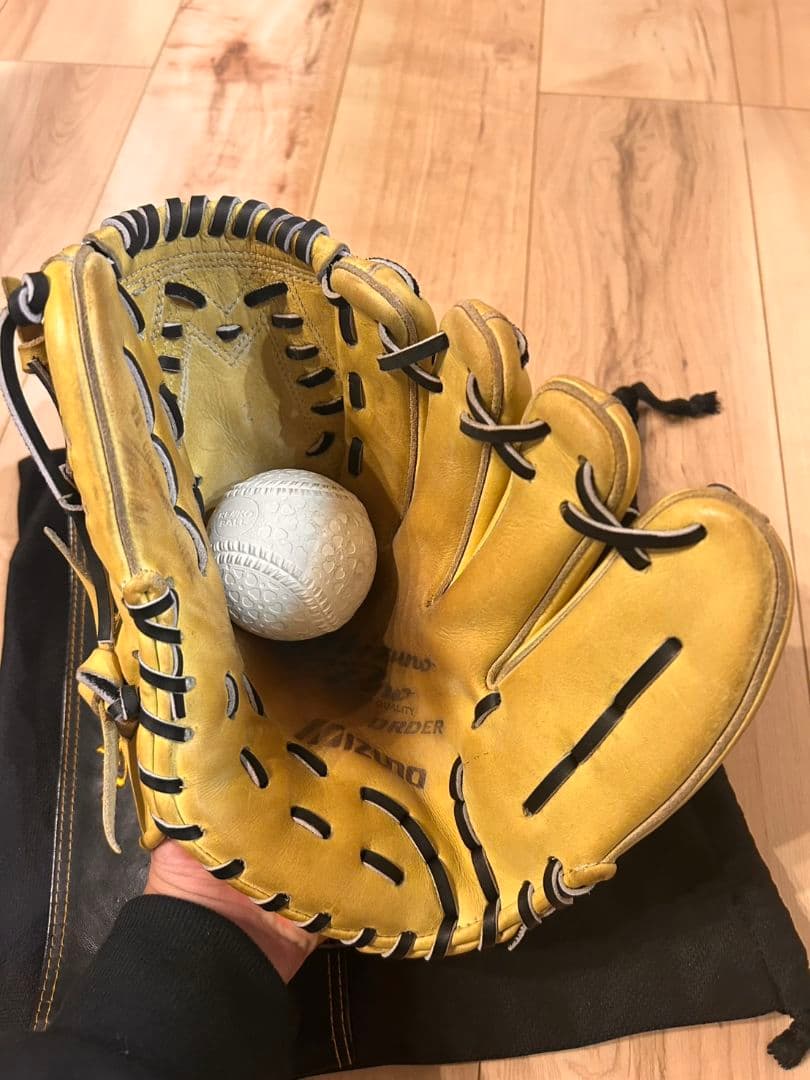 MizunoPro 軟式グローブ 黄色 収納袋付き　ミズノプロ　投手用