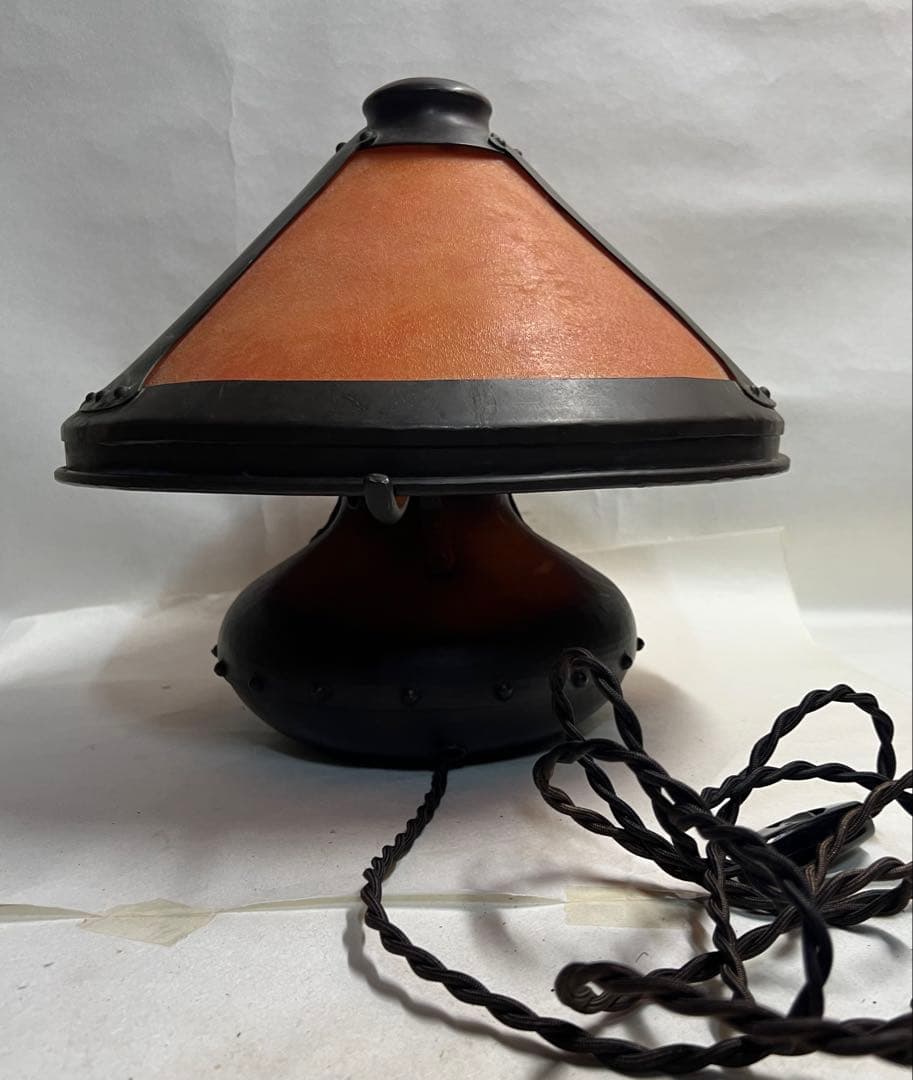 ロッジ•マイカランプ　アーツ&クラフツの金属工芸家ファン•エルブ作