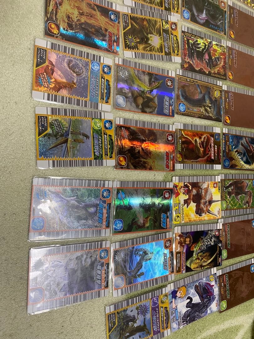 【最終値下げ】恐竜キングカード　49枚　レアカード　恐竜キングカードケース