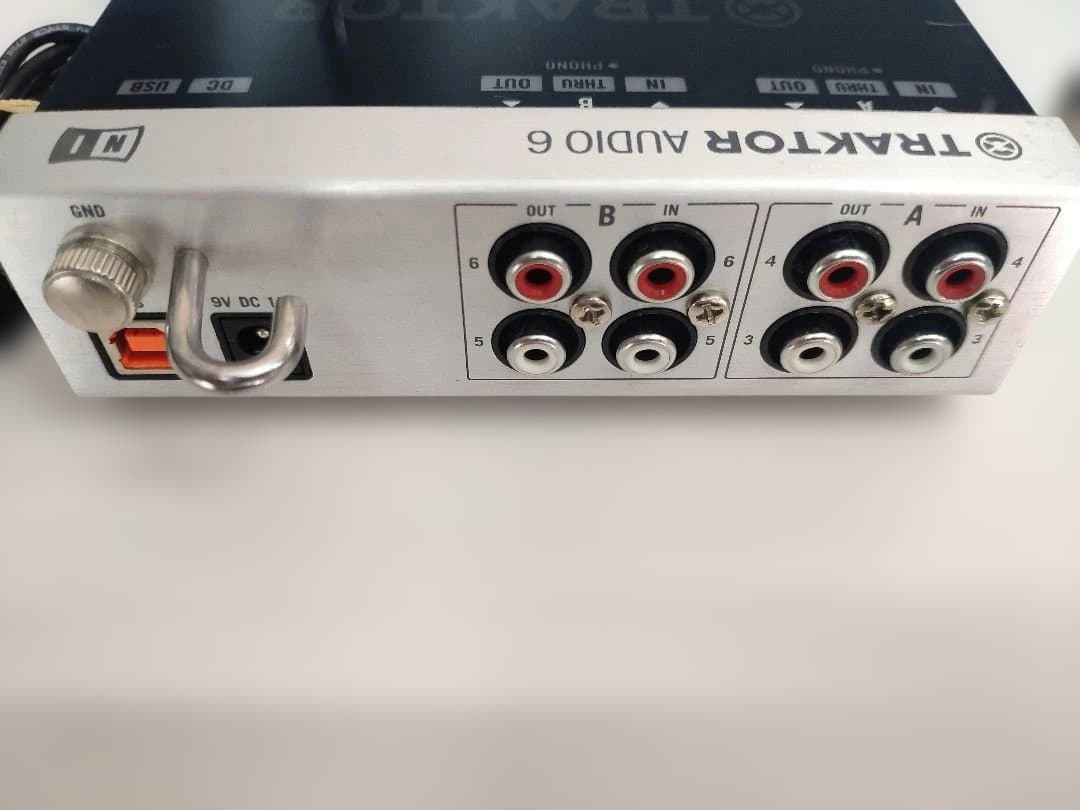 TRAKTOR AUDIO 6 オーディオインターフェイス 本体 DVS