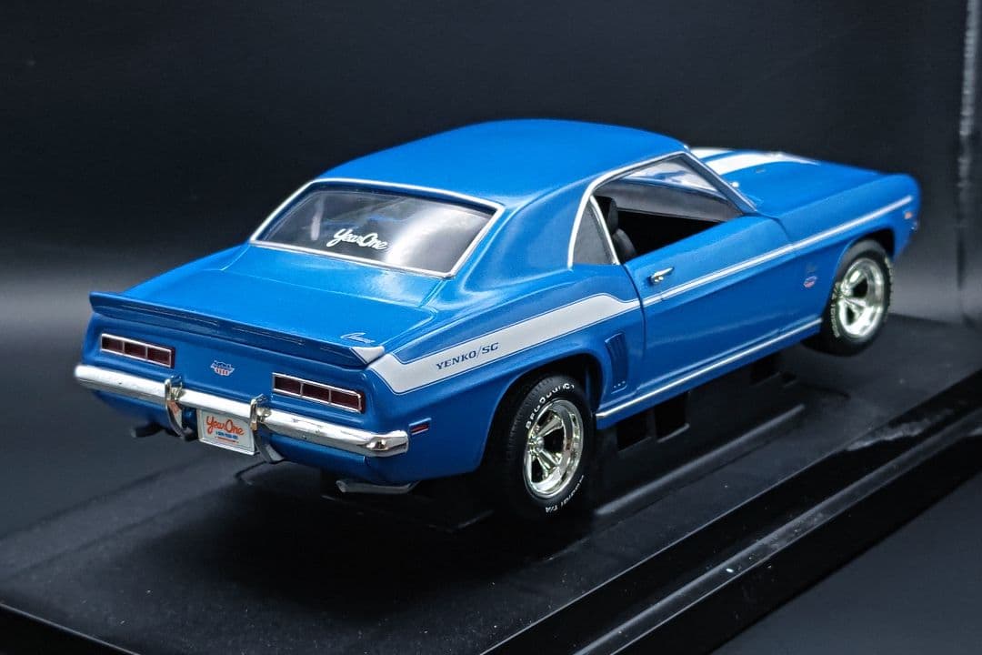 ワイルドスピード 1969 Yenko Camaro 
1/18