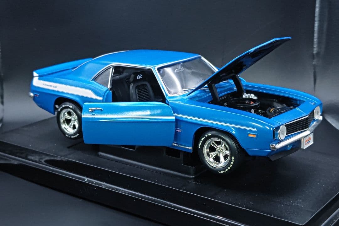 ワイルドスピード 1969 Yenko Camaro 
1/18