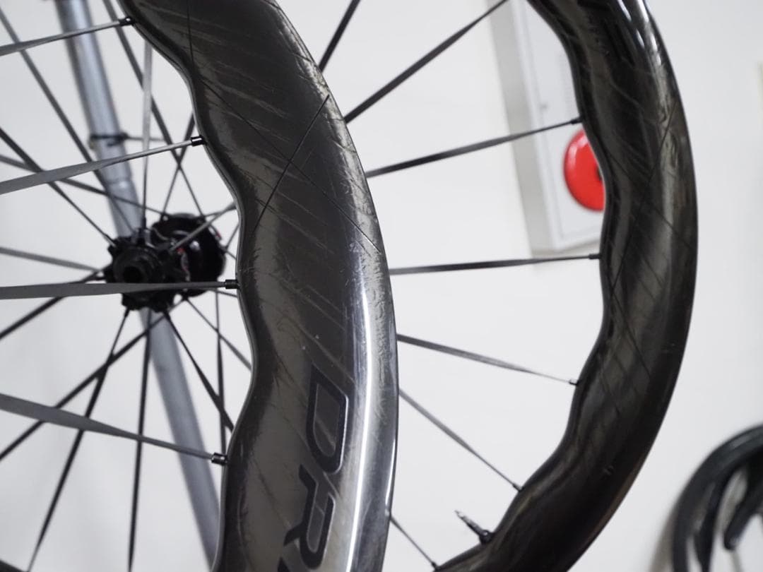 DRIVE HELIX カーボンホイール　チューブレスレディ ディスクブレーキ