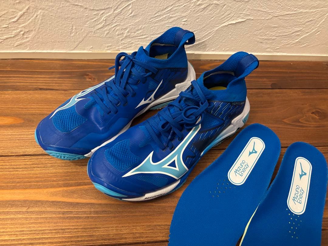 ミズノ　日本代表モデル　バレー　シューズ　WAVE LIGHTNING NEO3