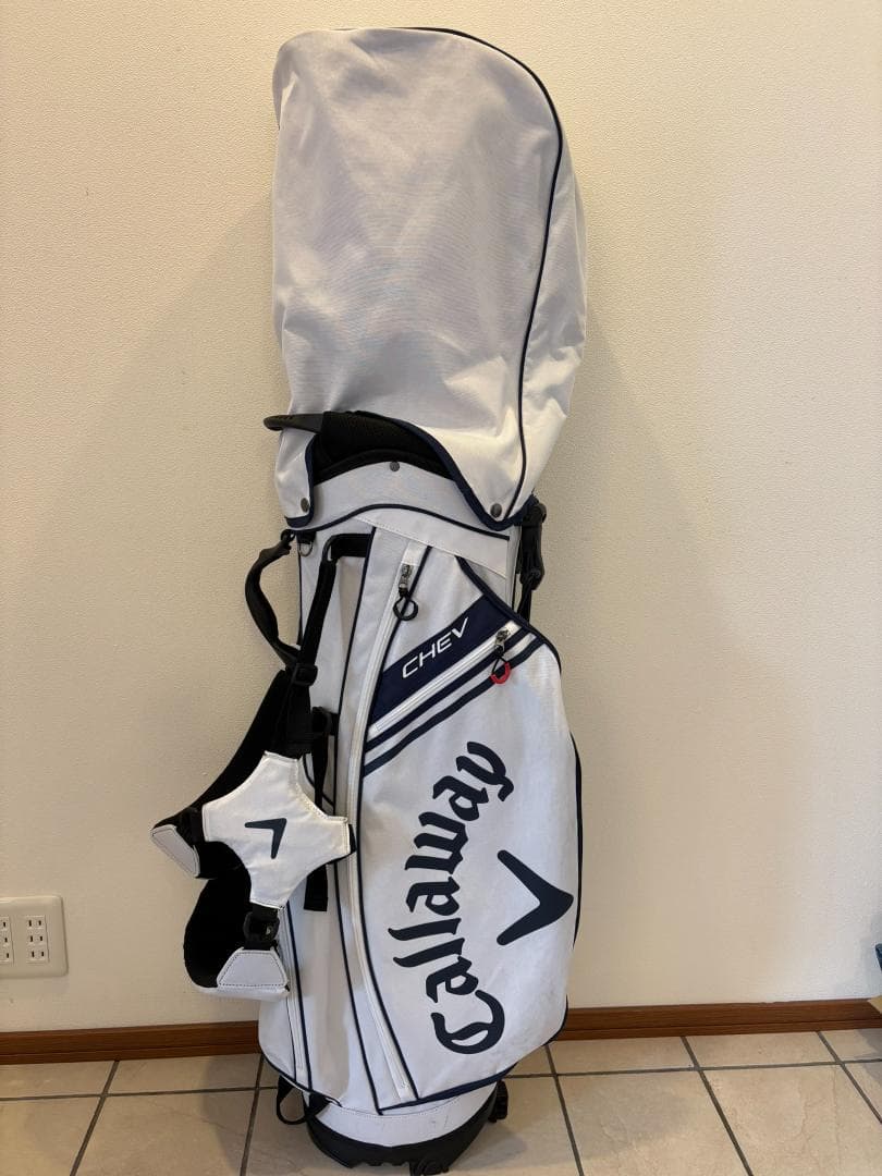 人気✨キャロウェイ スタンド式キャディバッグ 白　フード付 超軽量 機能性◯