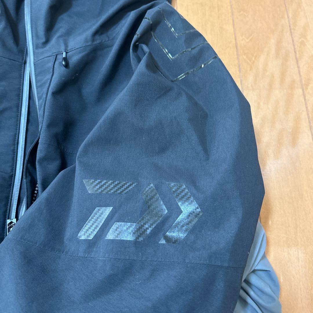 現行品！ダイワゴアテックスコンビアップウィンタースーツ　DW-1824 Lサイズ
