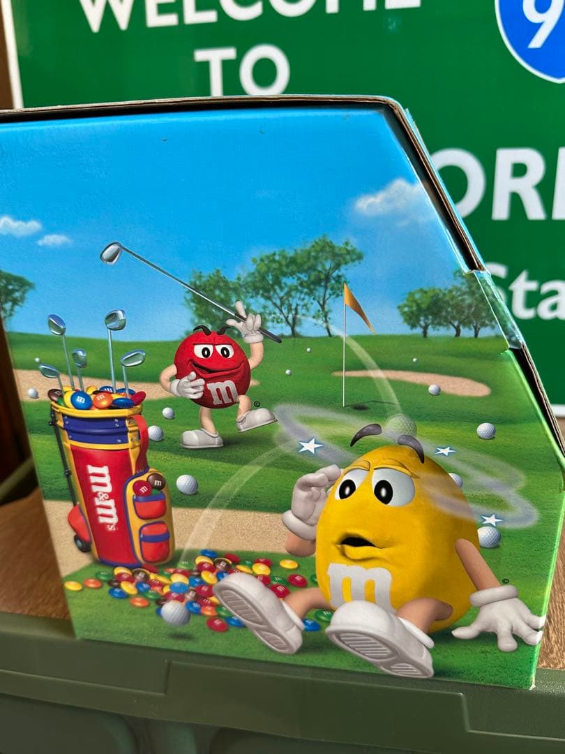 M&M's Muligan-Ville キャンディディスペンサー