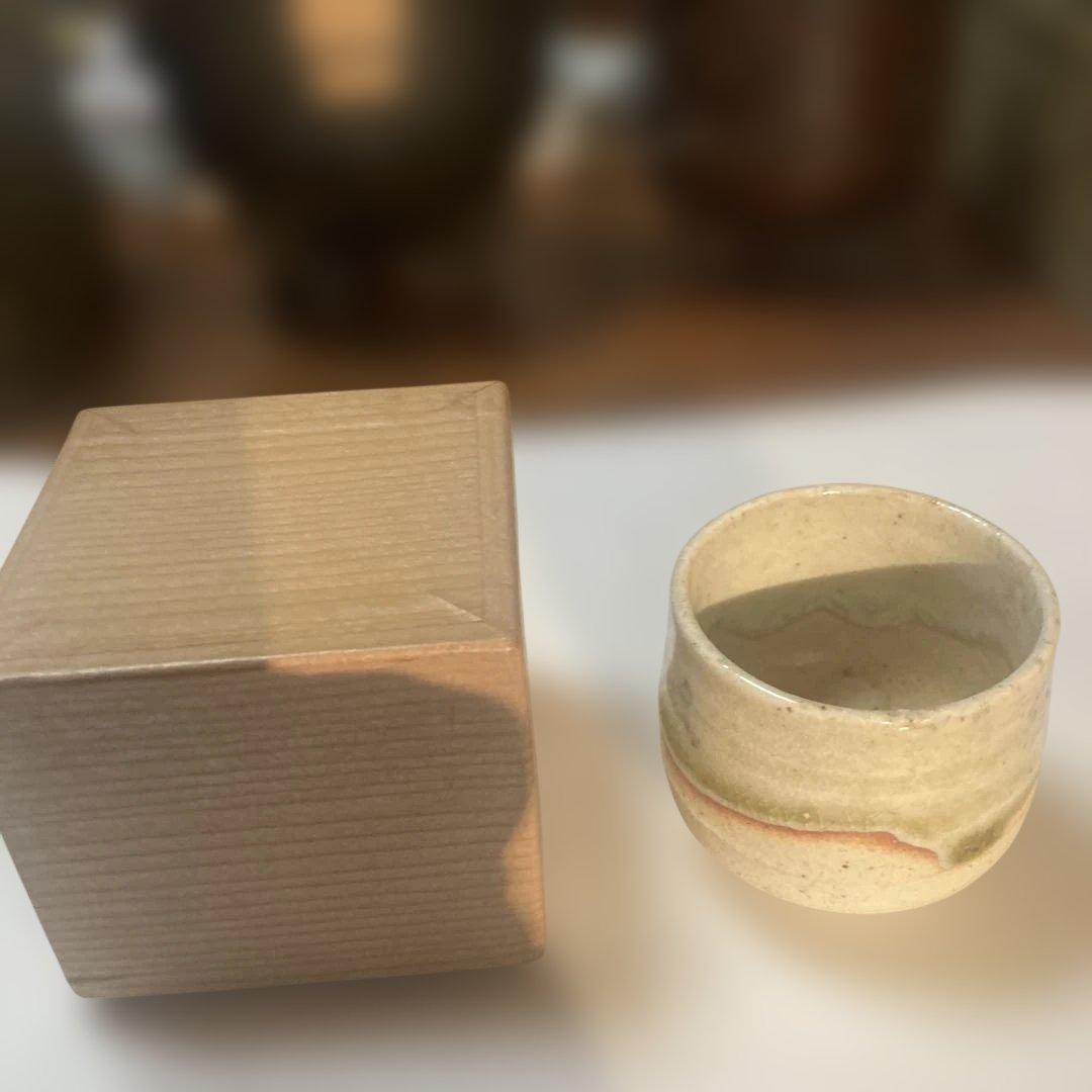 陶器の小型円筒形器