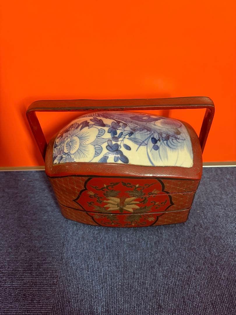 1818 中国骨董　新渡染付蓋付　木製　漆塗　提重　時代物