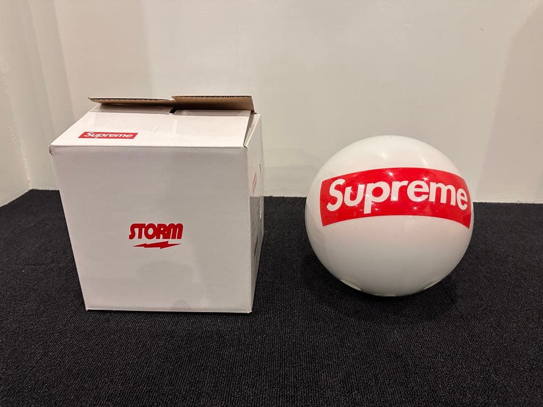 Supreme Storm Bowling Ball ボウリング
