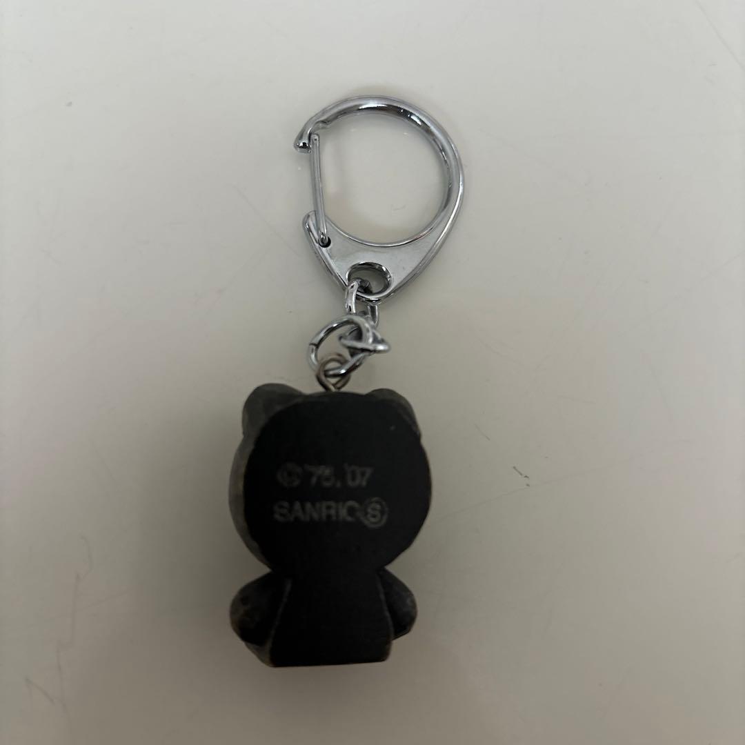 【激レア】ハローキティ　根付け　木彫りシリーズ　くま