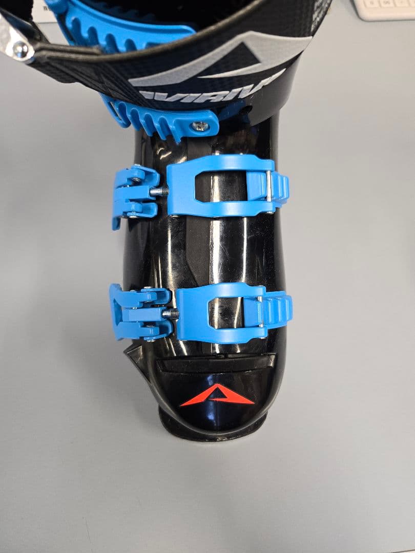 スキー 25.5cm AVIRIVA HORNET Re:HORNET120