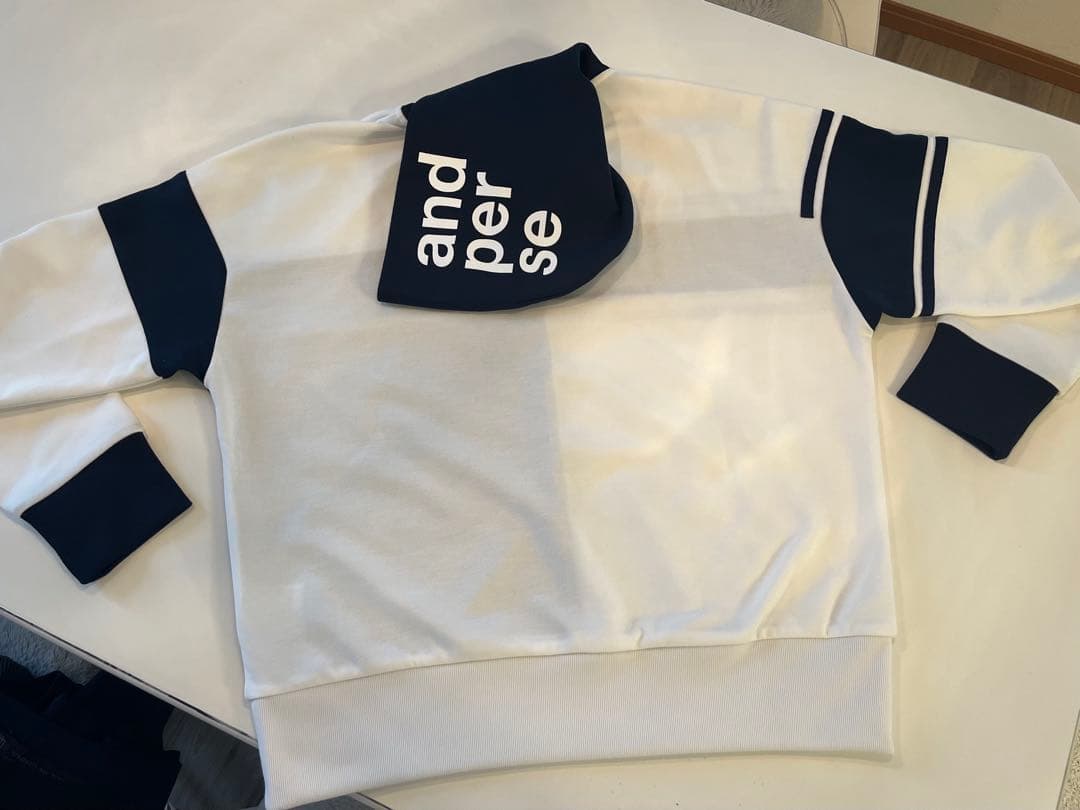 アンパスィ　and per se フーディー ネイビー/ホワイト