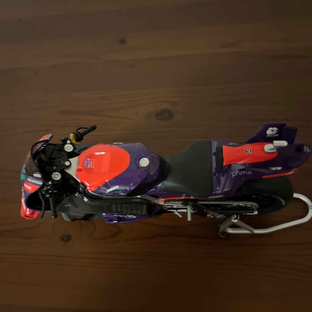 kiloworksプラマック・ドゥカティ 1/12 MotoGP 2024