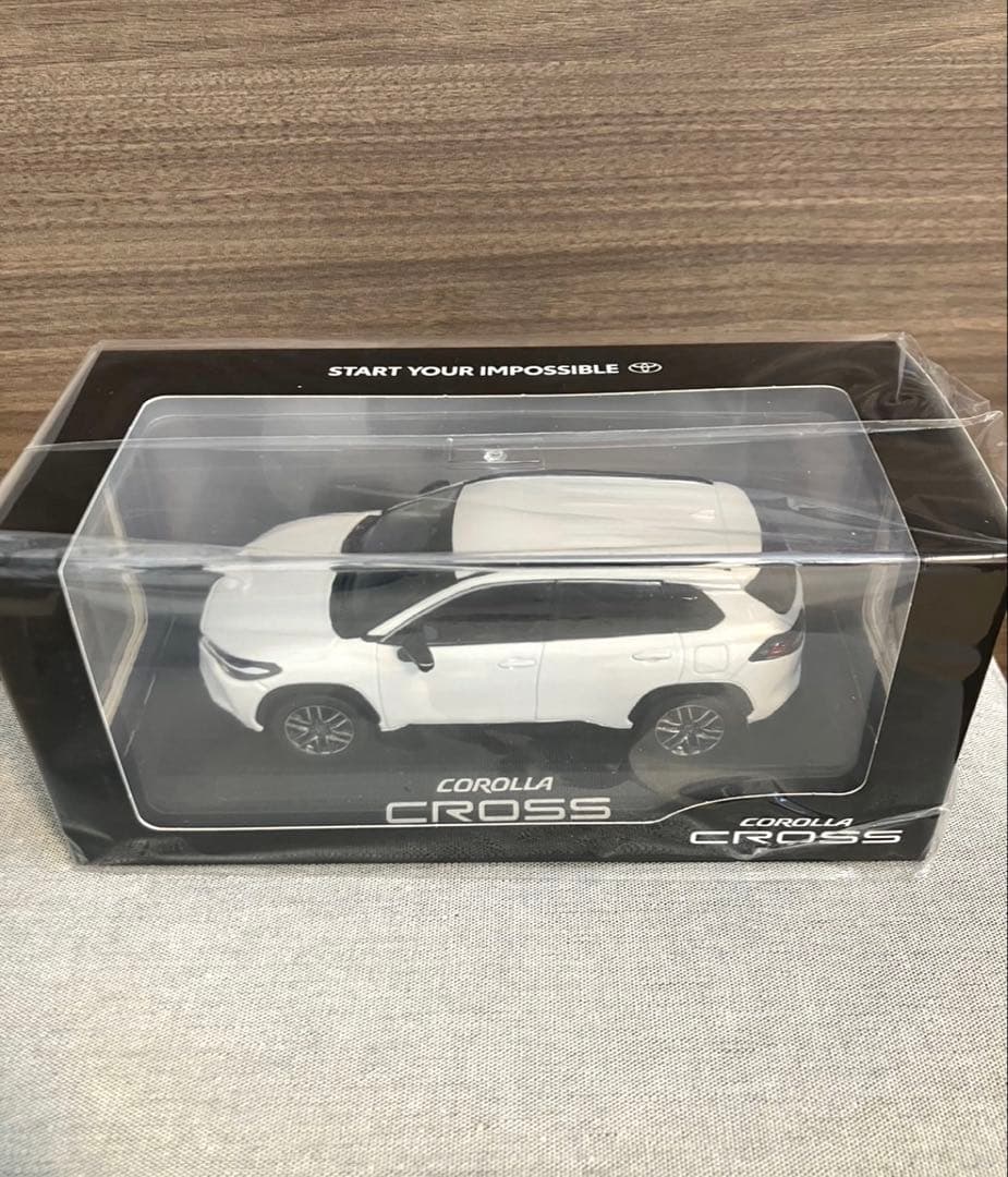 ゆ*け様 【トヨタ博物館正規品】新型 カローラクロス　カラーサンプル ホワイト色