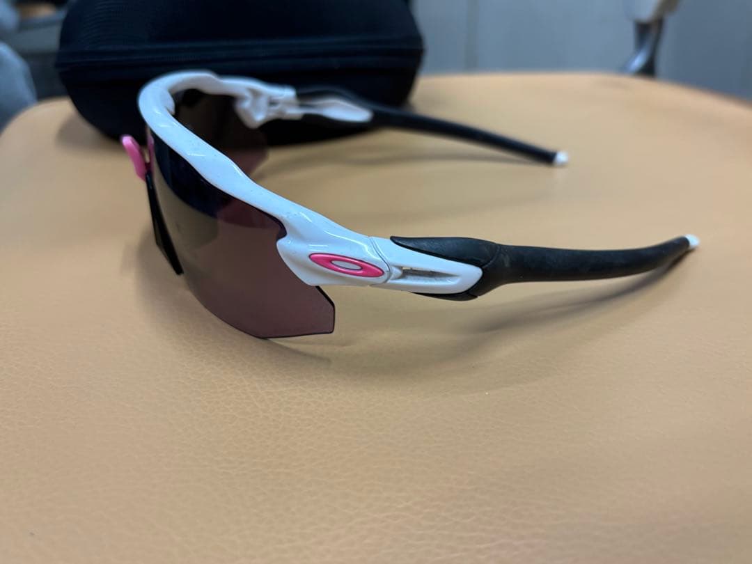 Oakley スポーツサングラス ホワイト/ブラック