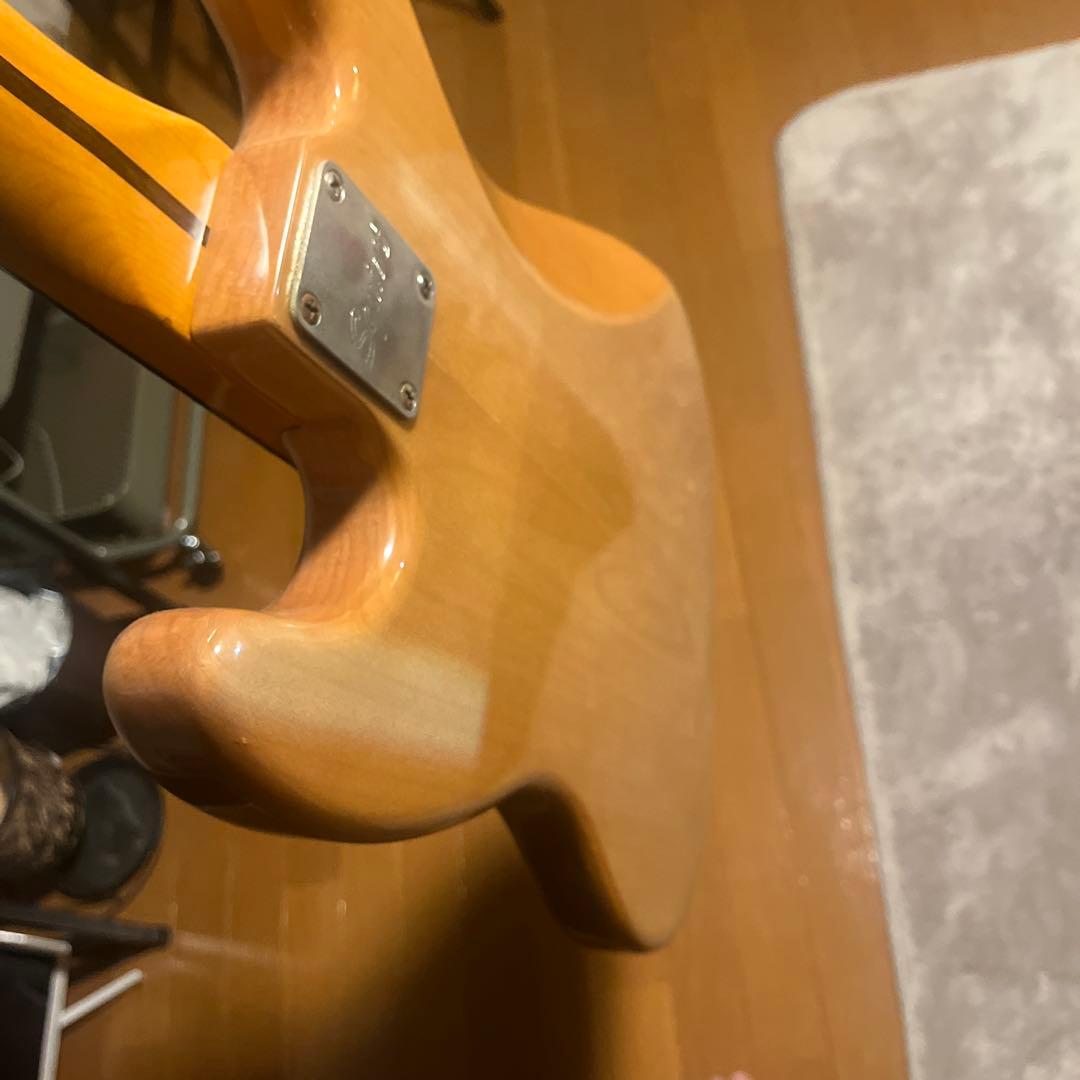 な*じ様 Squier ベース ナチュラルウッド 4弦