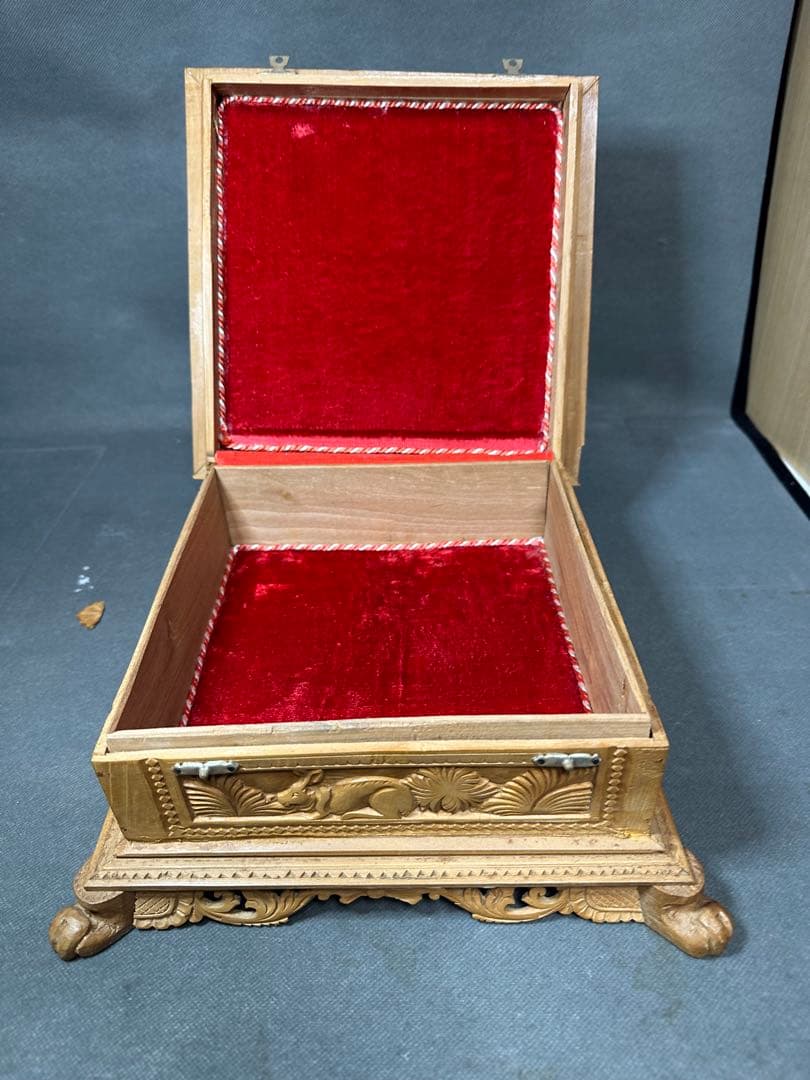 インド白檀　木彫り　骨董 木製　置物　骨董　アンティーク　小物入れ