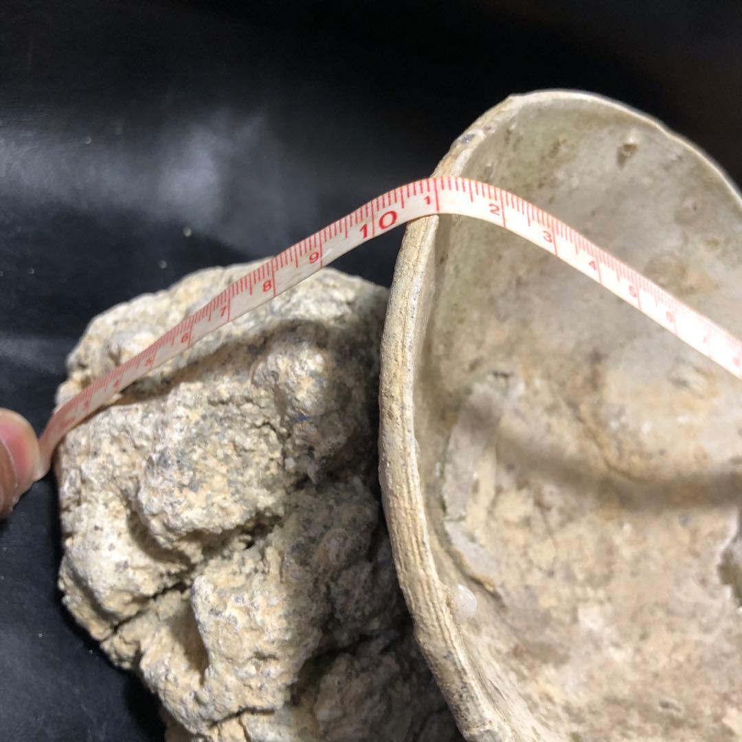 超珍品◾️蔵から超激レアな素焼きの台座が残った雰囲気の凄い抹茶茶碗が出て来ました。